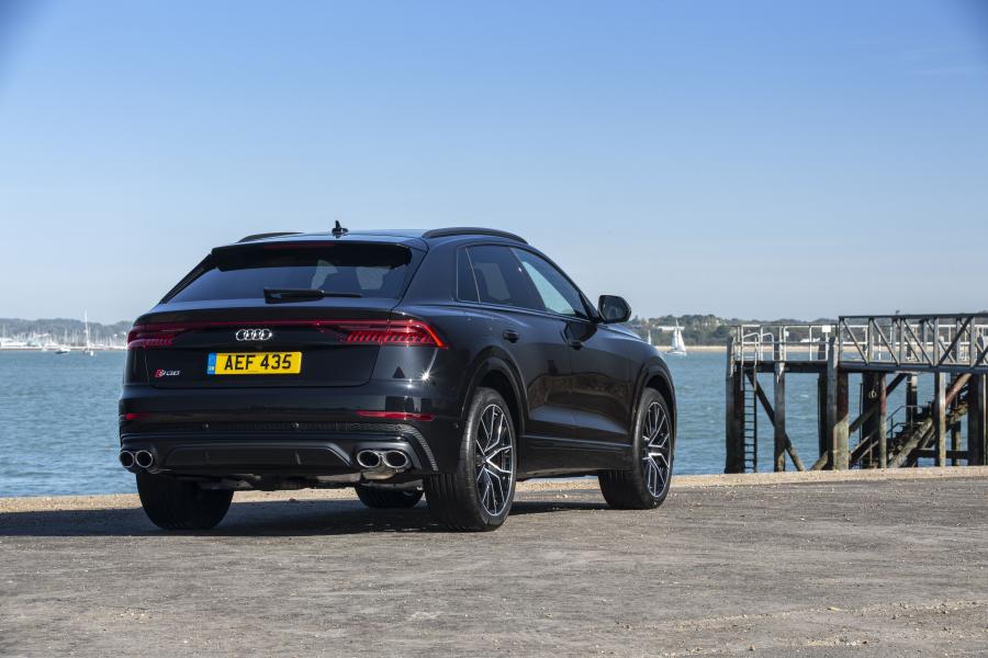  Audi SQ8 TDI 2019 года  (UK) (фото 10 из 40)